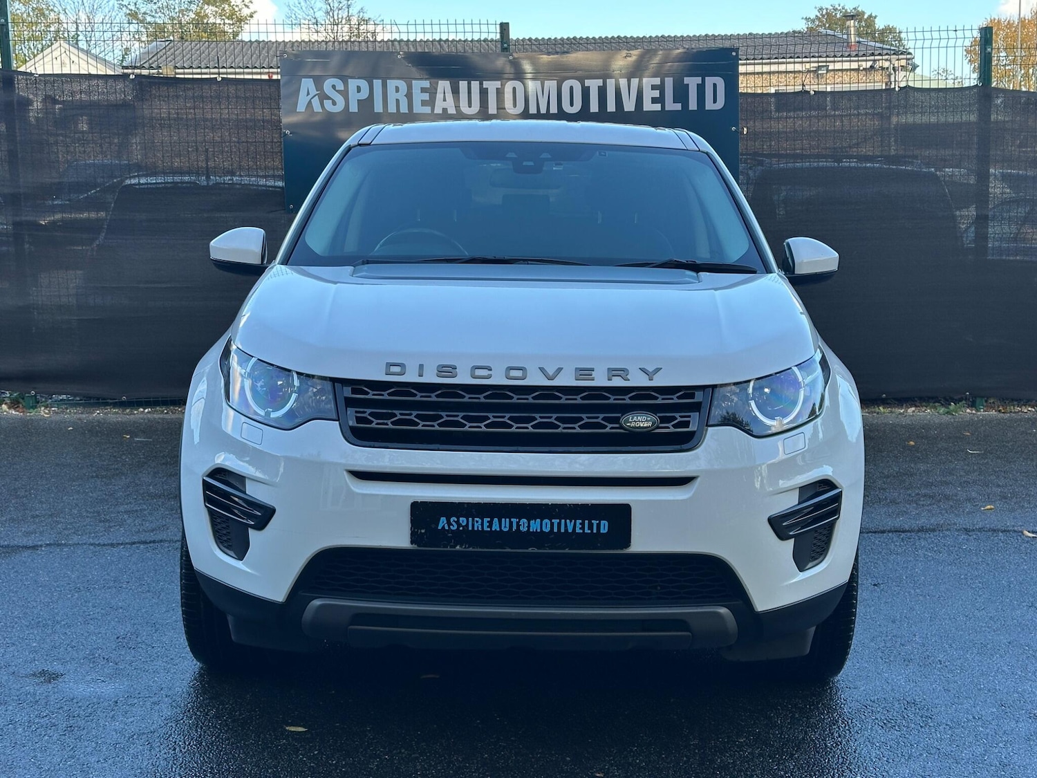 Used Land Rover Discovery Sport 2017 for sale - 76952772: Photo 2