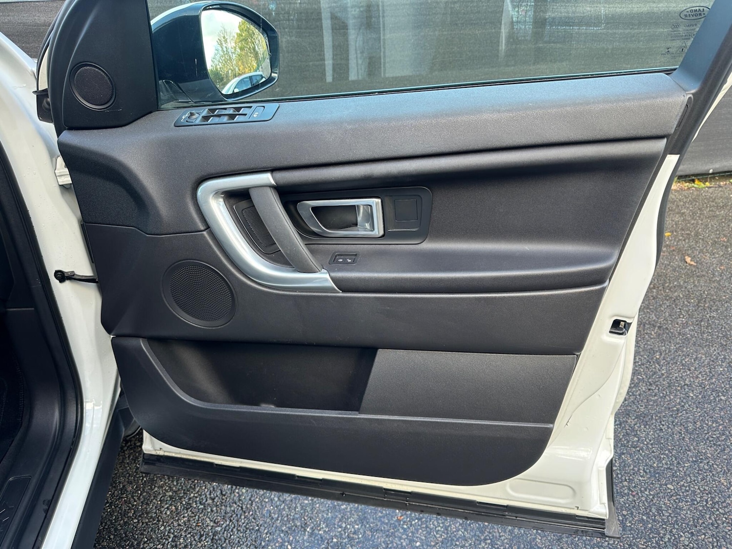 Used Land Rover Discovery Sport 2017 for sale - 76952772: Photo 27