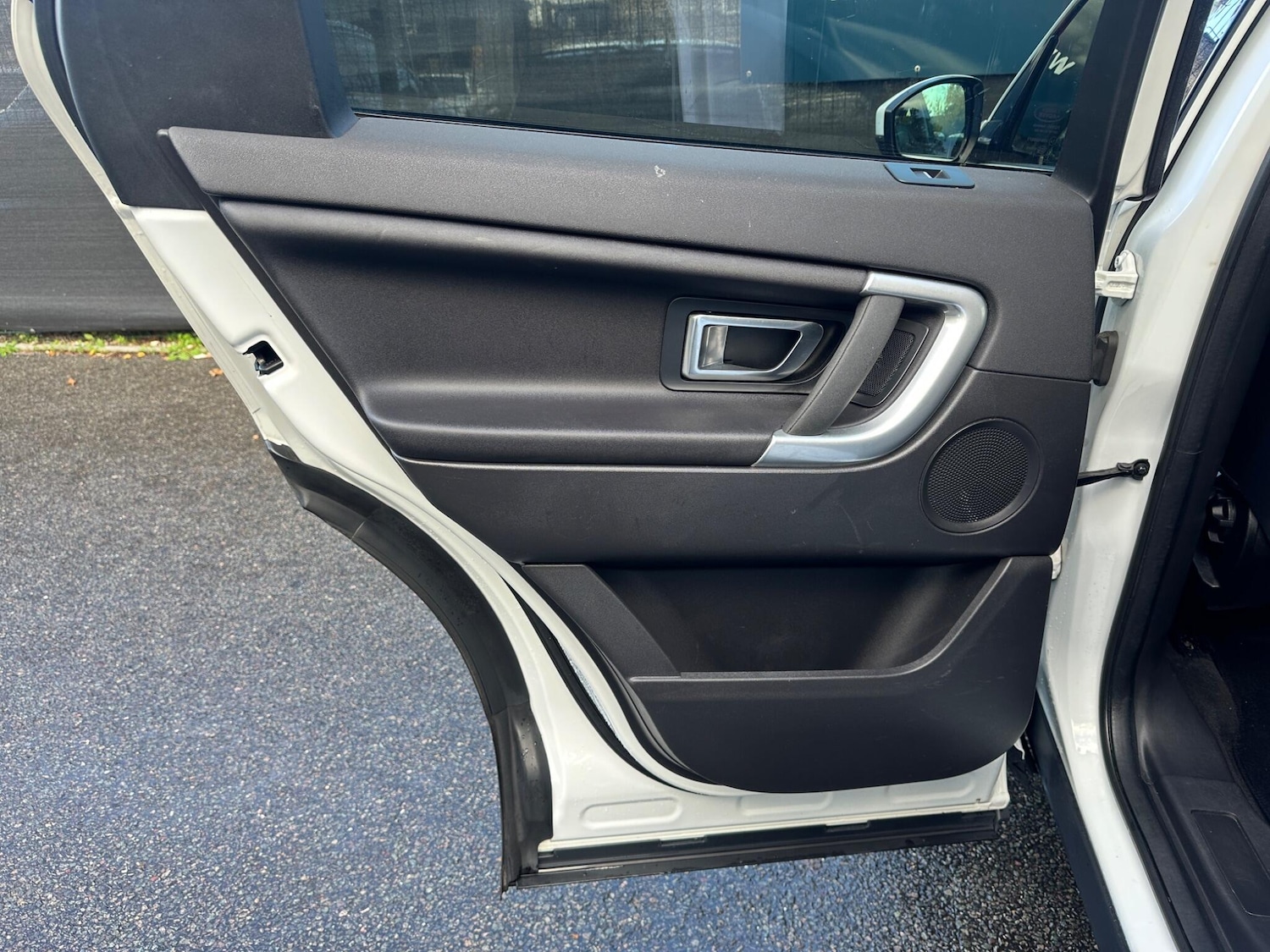 Used Land Rover Discovery Sport 2017 for sale - 76952772: Photo 28