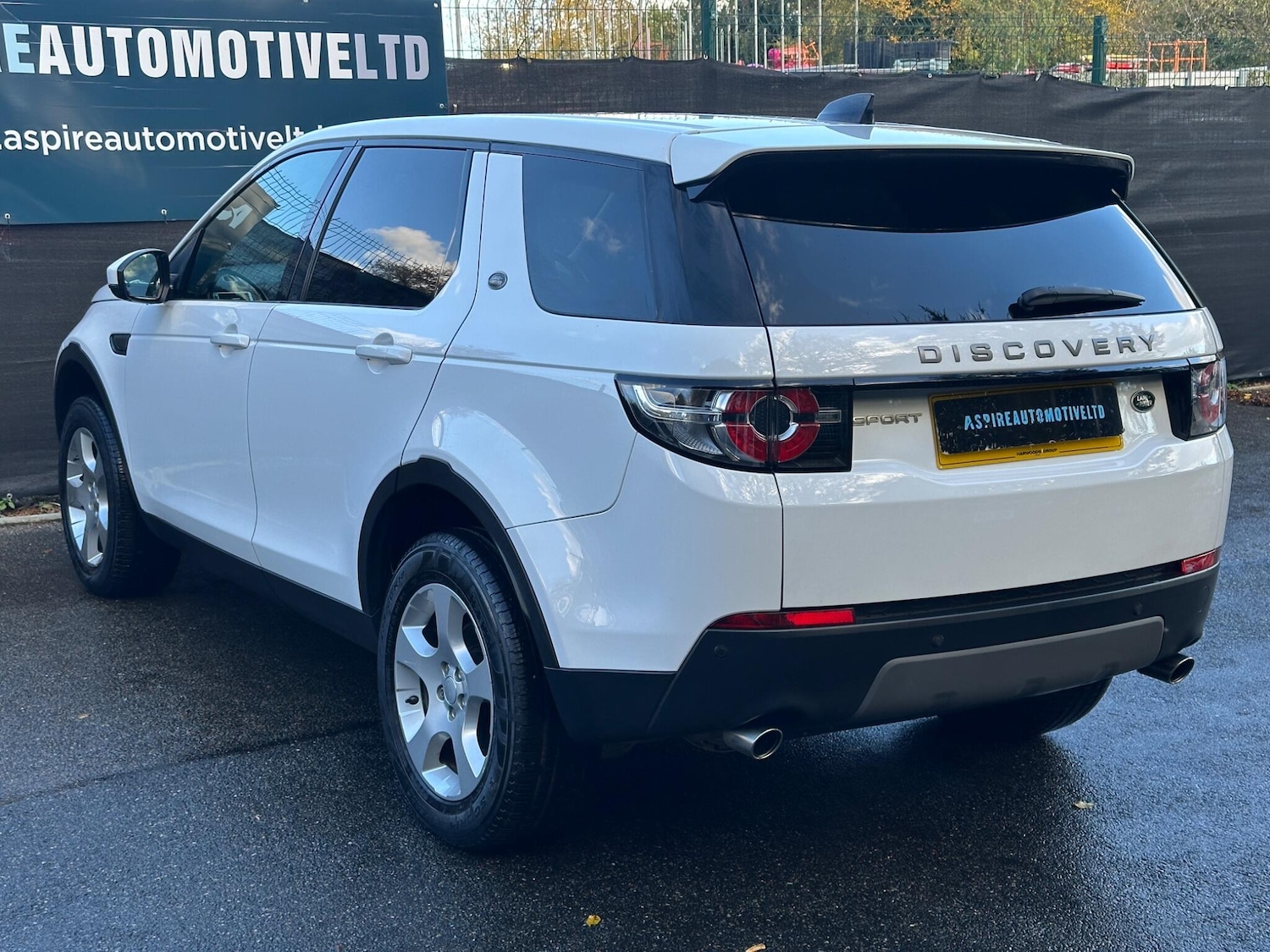 Used Land Rover Discovery Sport 2017 for sale - 76952772: Photo 4