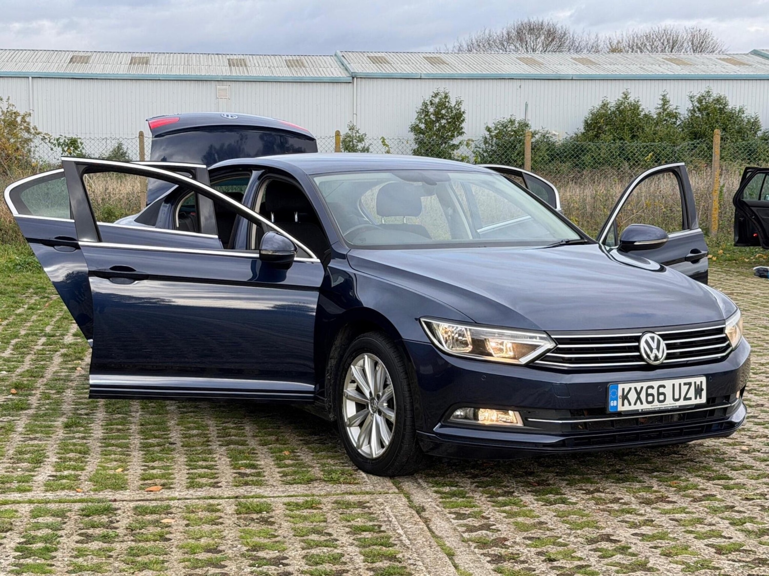 Used Volkswagen Passat 2016 for sale - 76715418: Photo 11