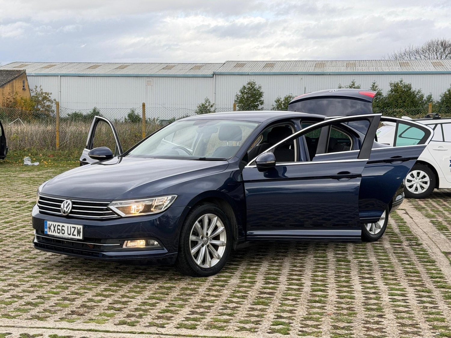 Used Volkswagen Passat 2016 for sale - 76715418: Photo 9