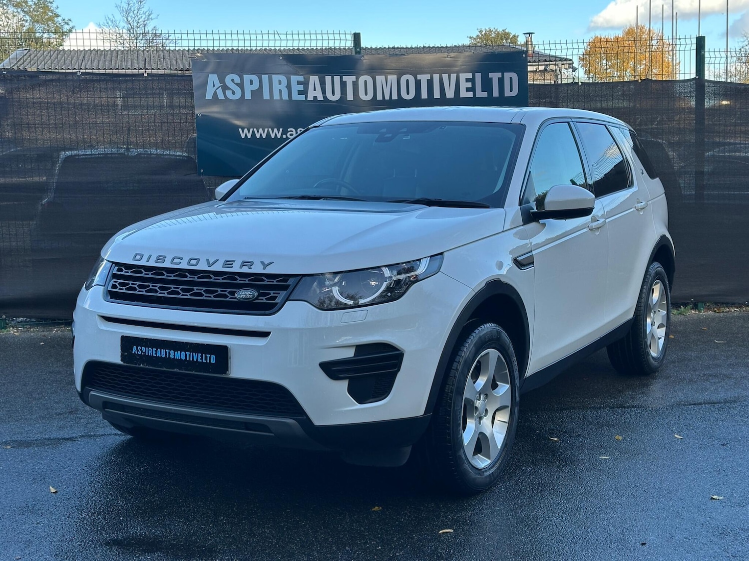 Used Land Rover Discovery Sport 2017 for sale - 76441356: Photo 3
