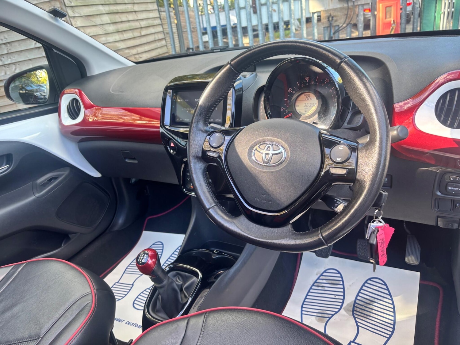 Used Toyota AYGO 2017 for sale - 76952391: Photo 19