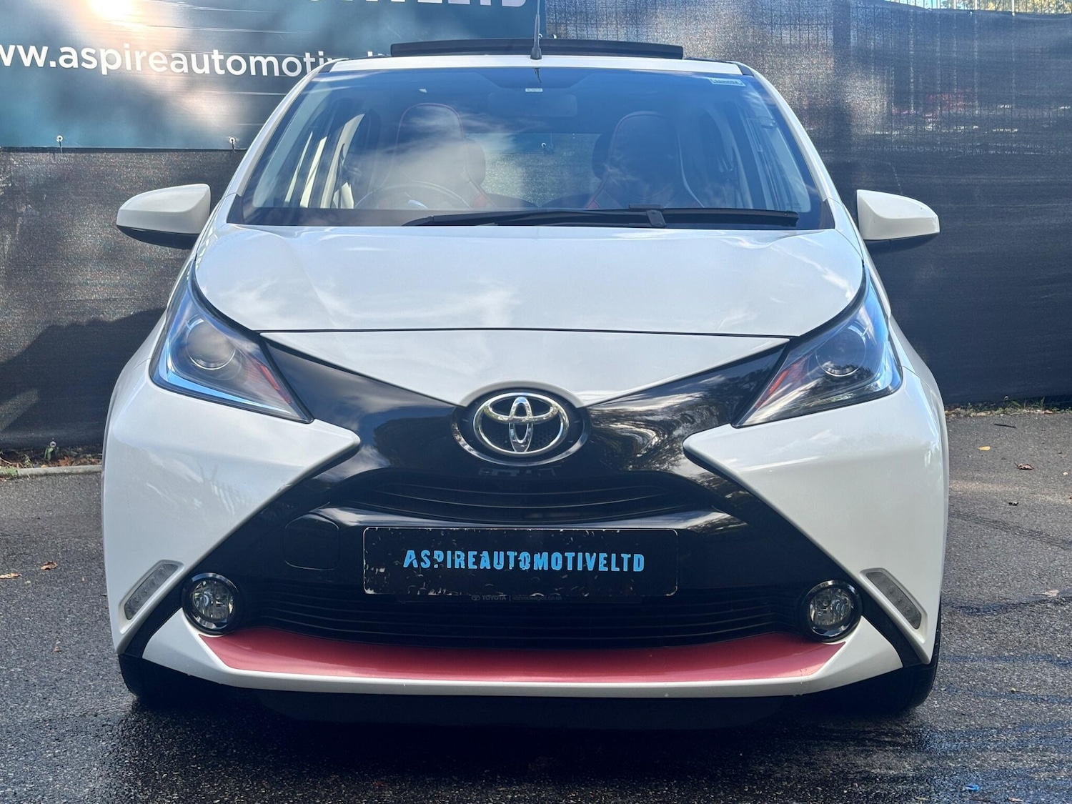 Used Toyota AYGO 2017 for sale - 76952391: Photo 2