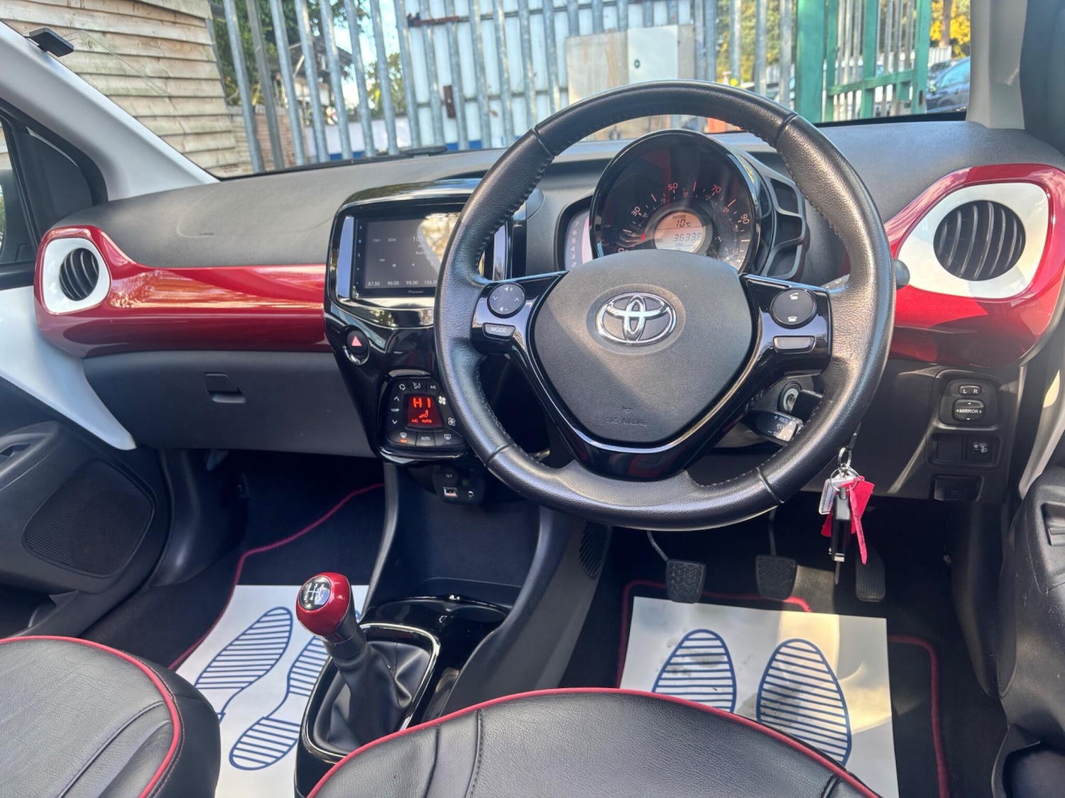 Used Toyota AYGO 2017 for sale - 76952391: Photo 20