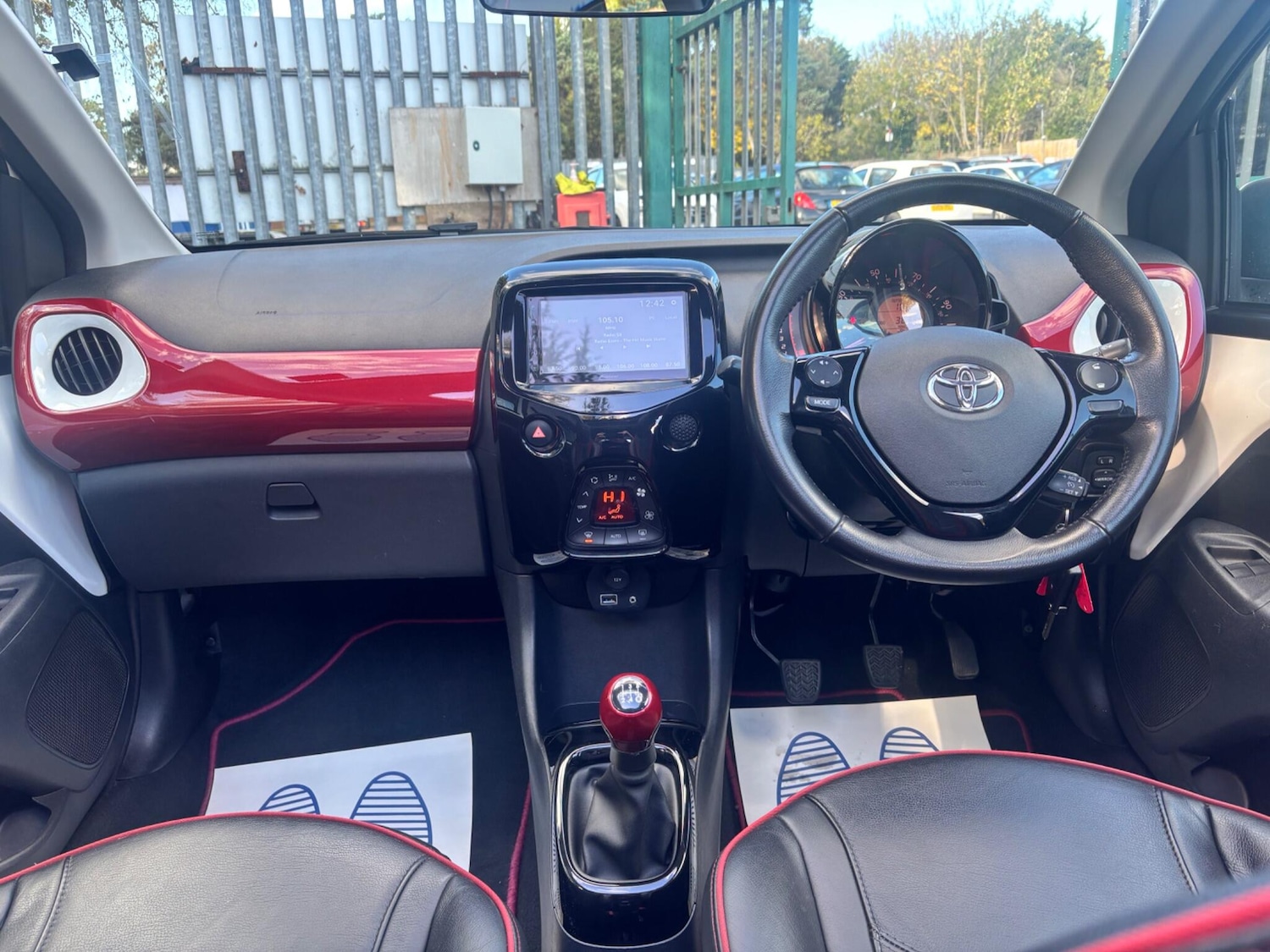 Used Toyota AYGO 2017 for sale - 76952391: Photo 21