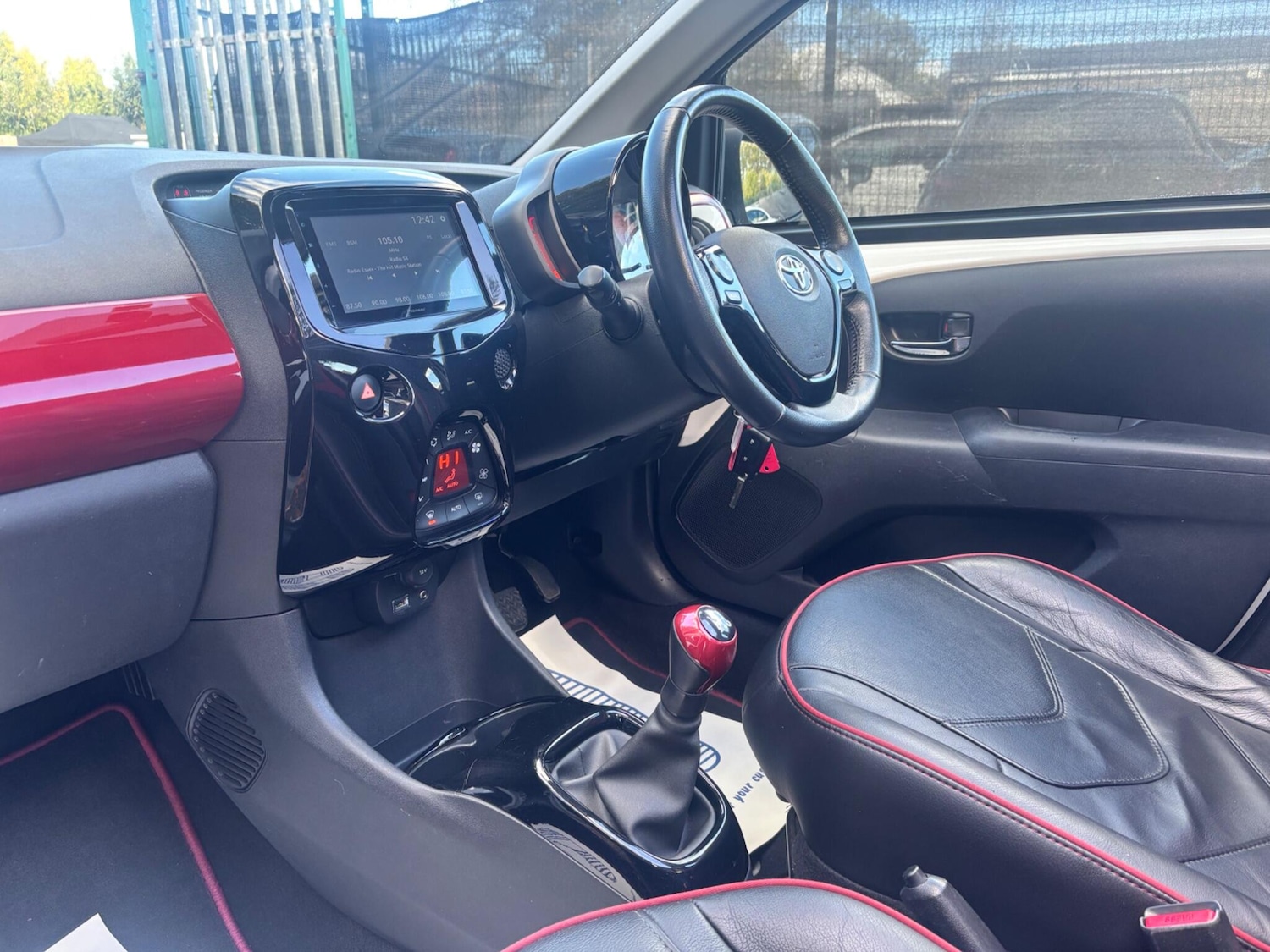 Used Toyota AYGO 2017 for sale - 76952391: Photo 24