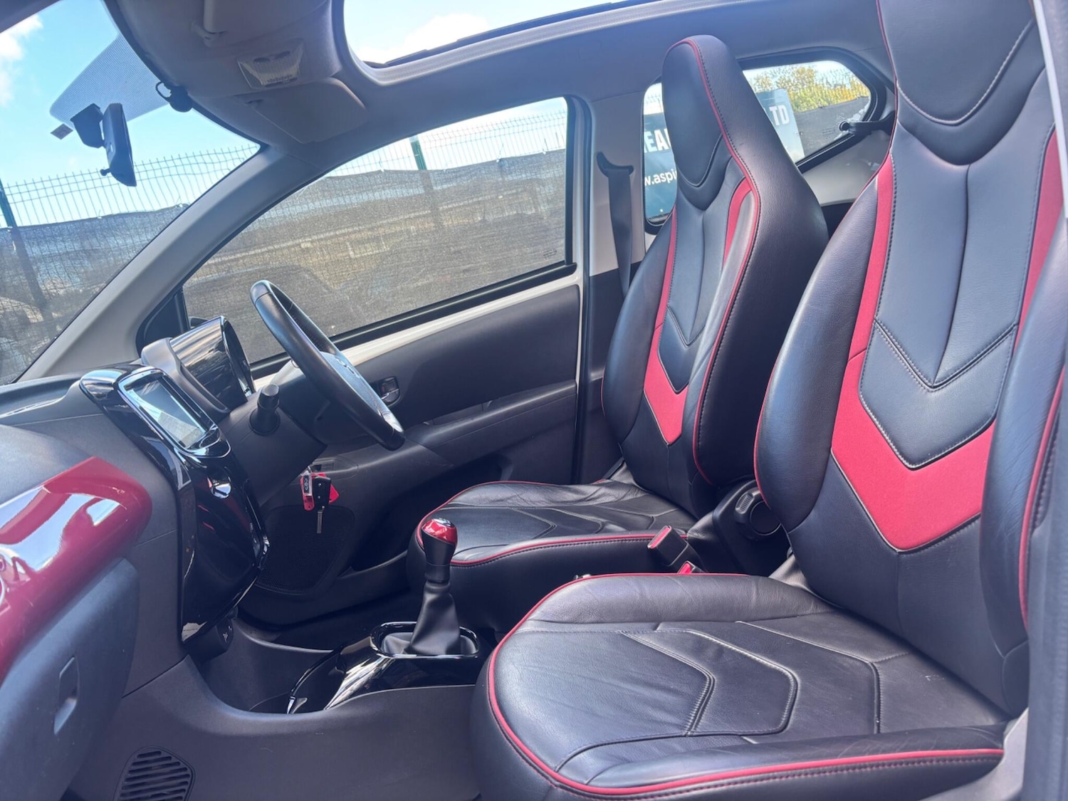 Used Toyota AYGO 2017 for sale - 76952391: Photo 25