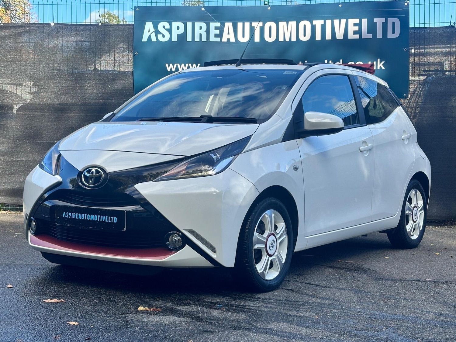 Used Toyota AYGO 2017 for sale - 76952391: Photo 3