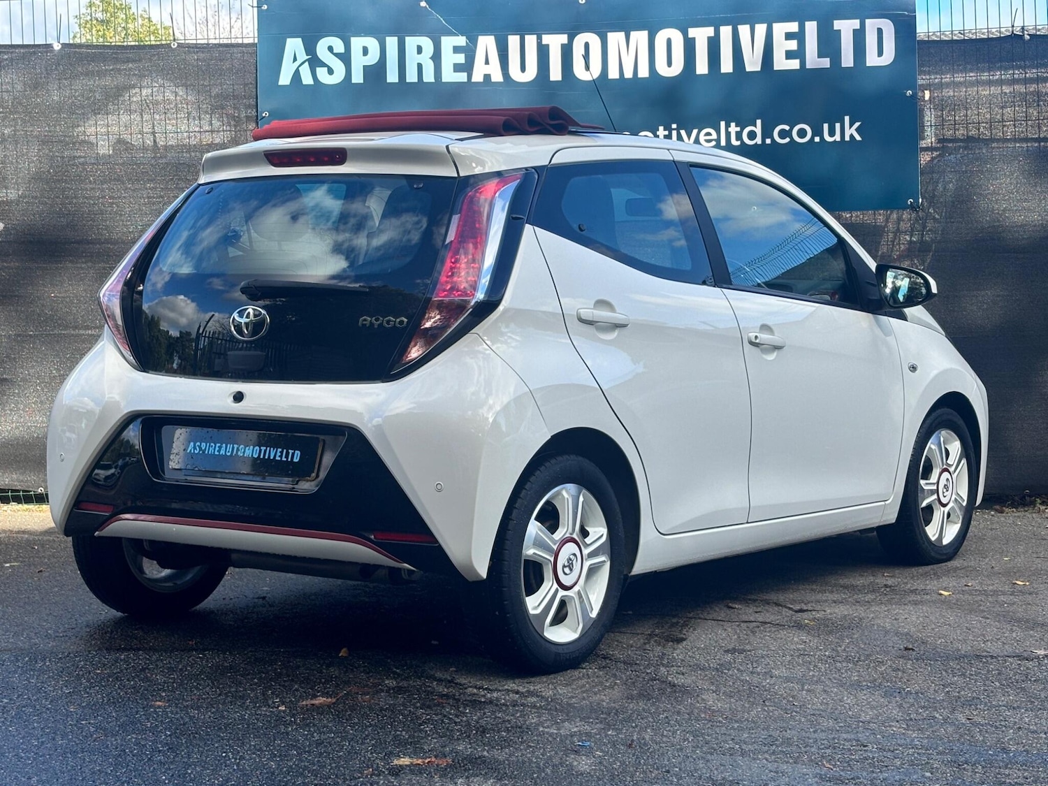 Used Toyota AYGO 2017 for sale - 76952391: Photo 4
