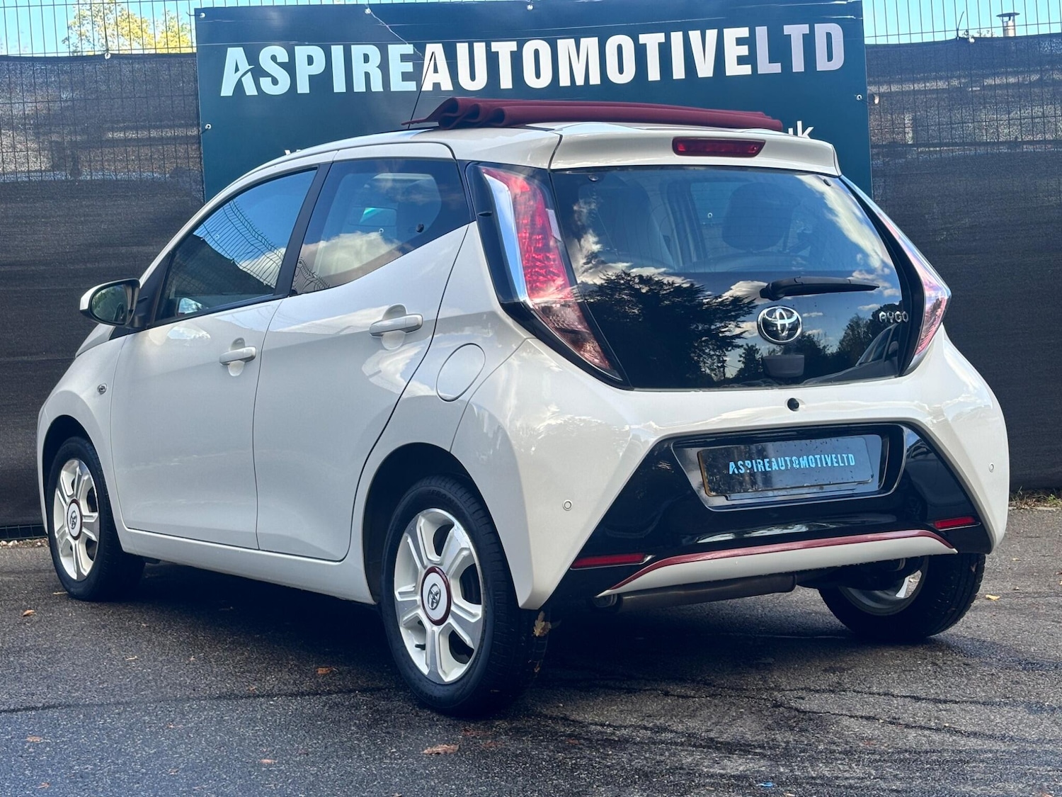 Used Toyota AYGO 2017 for sale - 76952391: Photo 6