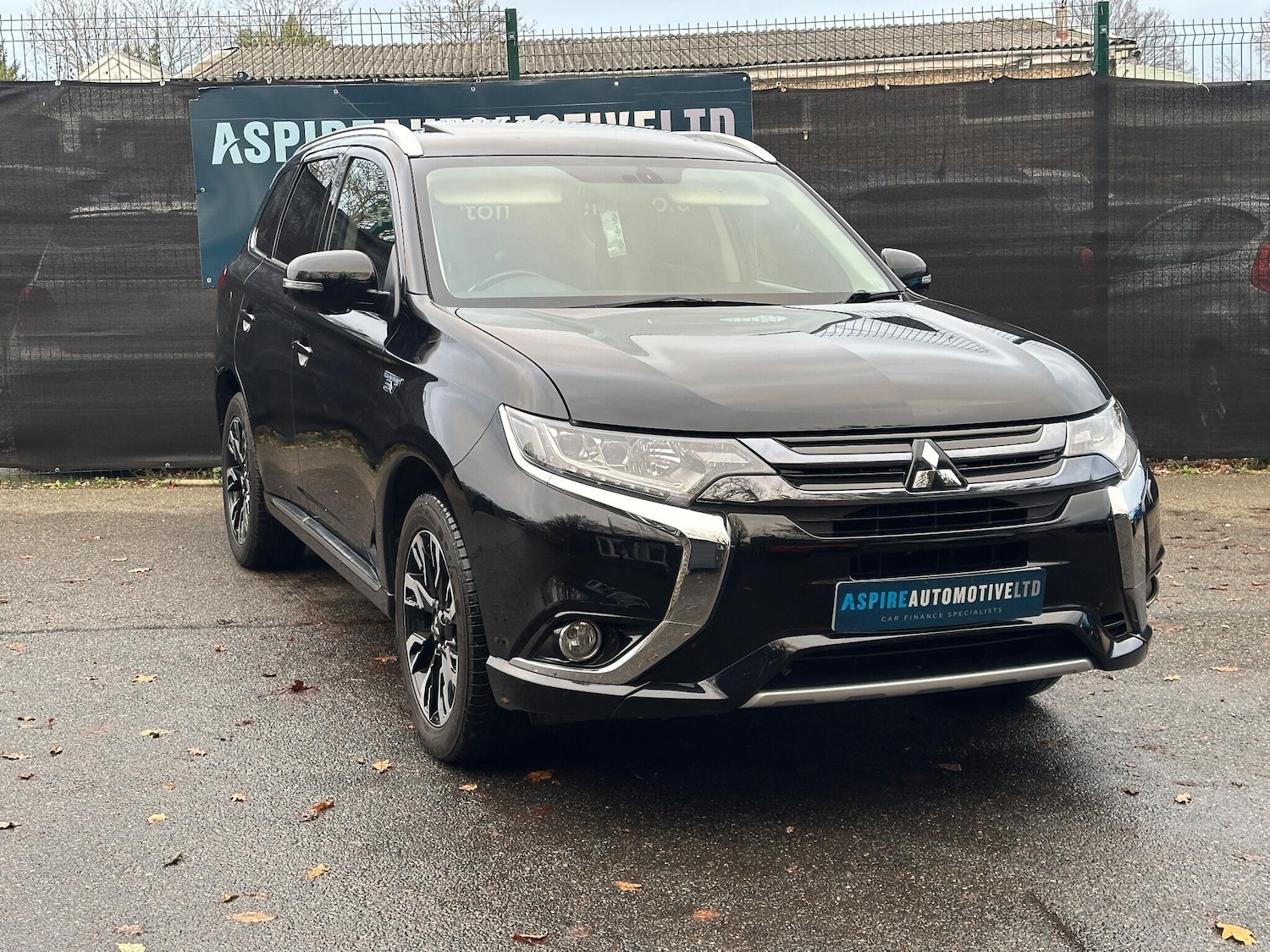 Used Mitsubishi Outlander 2016 for sale - 76952460: Photo 1