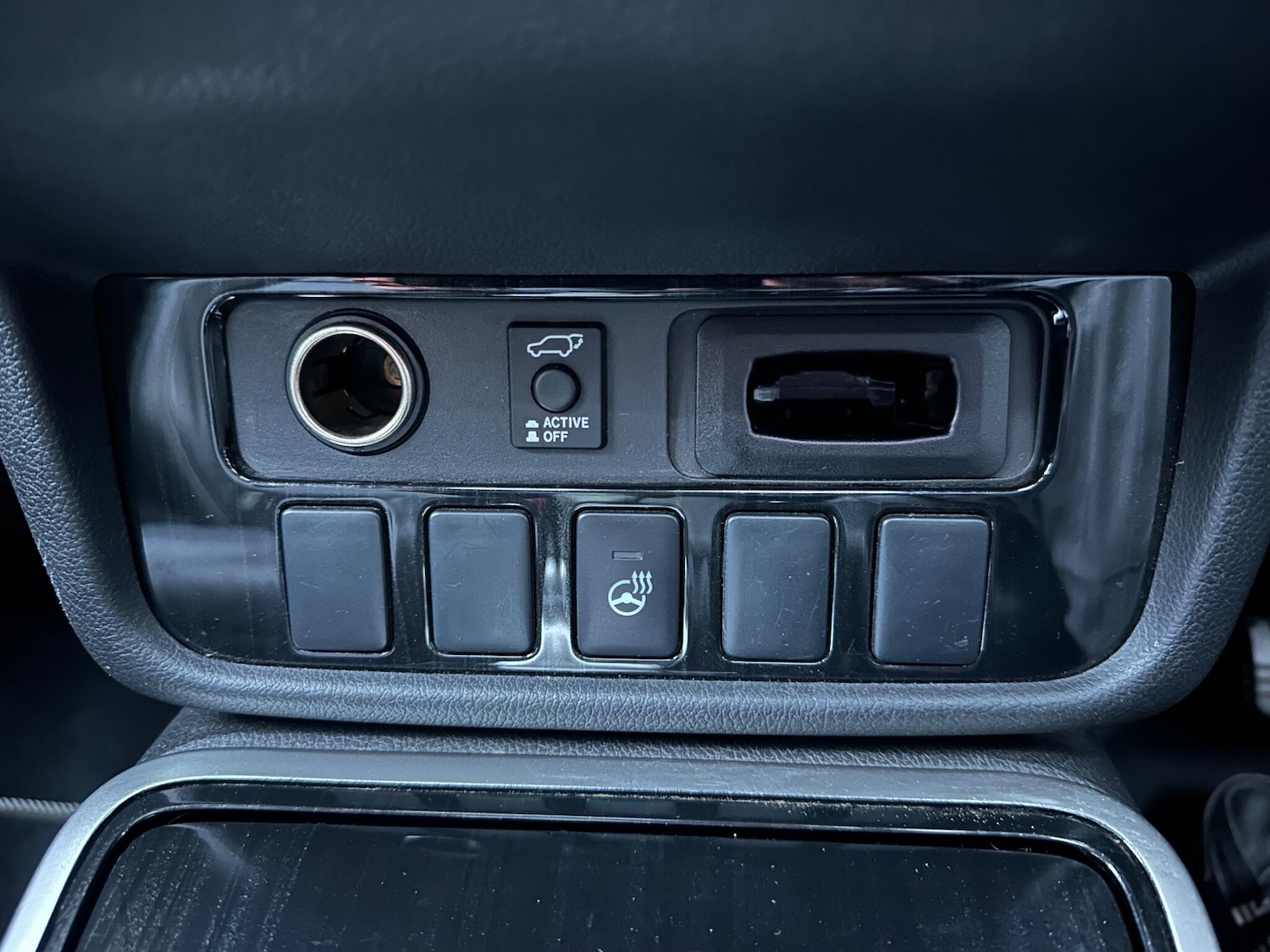 Used Mitsubishi Outlander 2016 for sale - 76952460: Photo 25