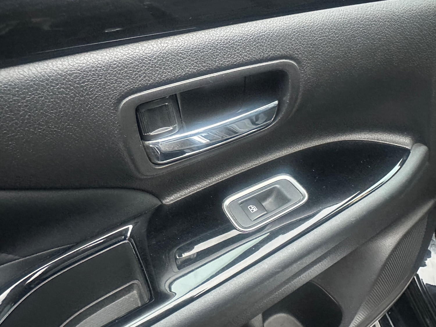 Used Mitsubishi Outlander 2016 for sale - 76952460: Photo 29