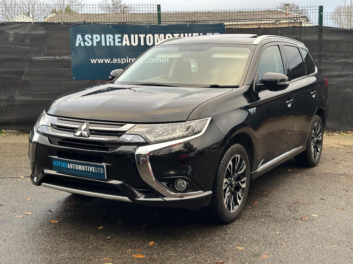 Used Mitsubishi Outlander 2016 for sale - 76952460: Photo 3