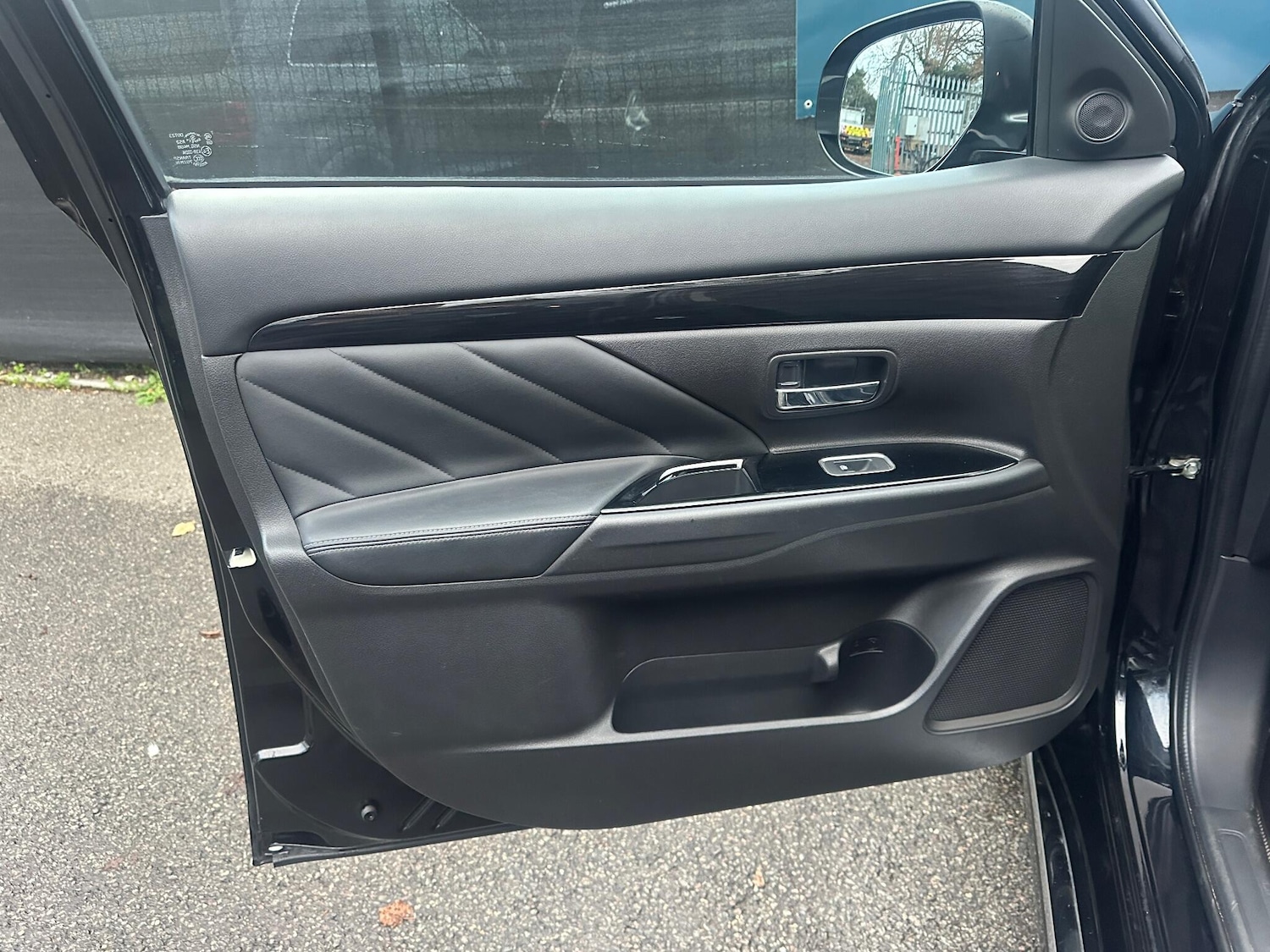 Used Mitsubishi Outlander 2016 for sale - 76952460: Photo 30