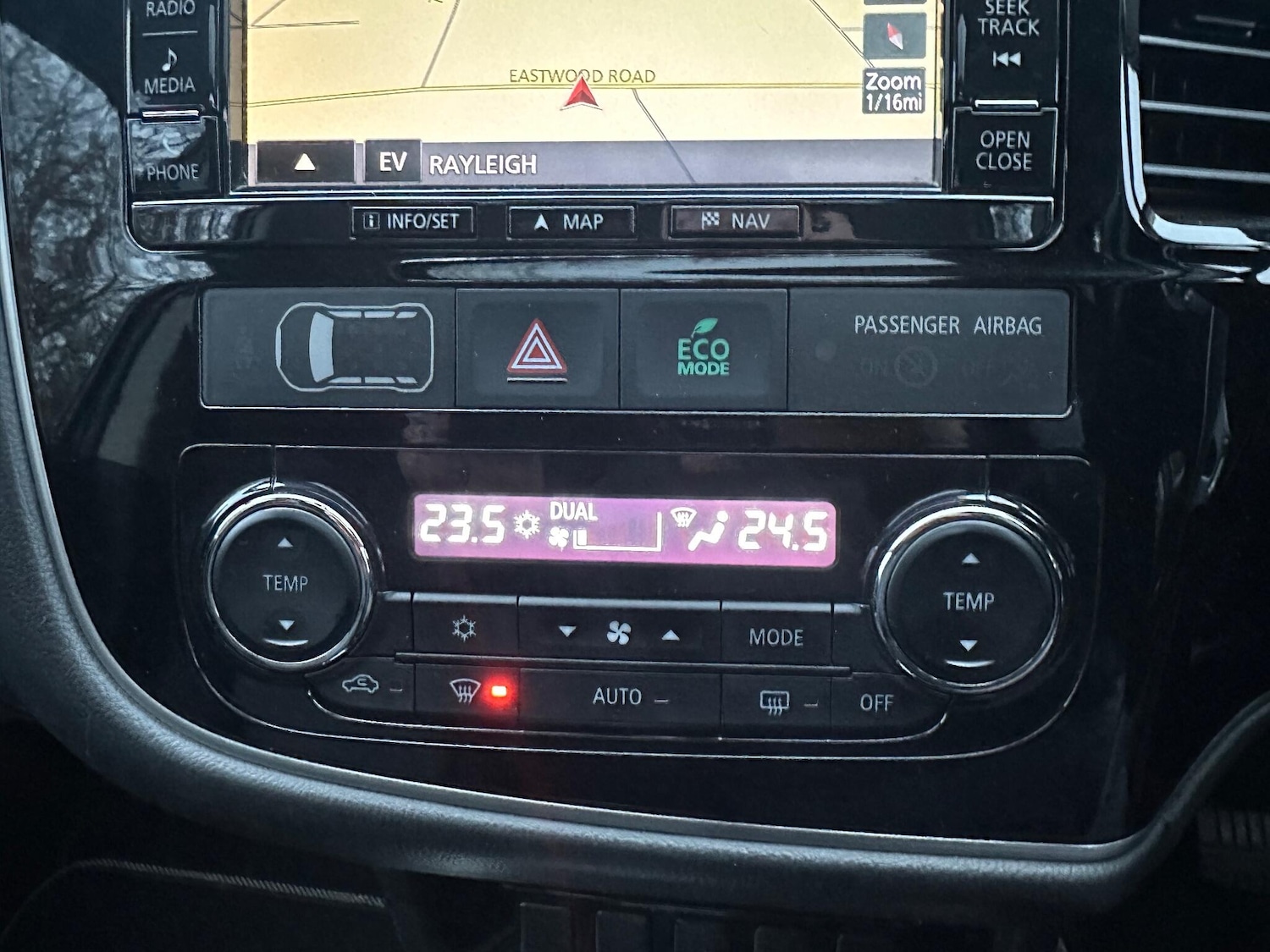 Used Mitsubishi Outlander 2016 for sale - 76952460: Photo 38