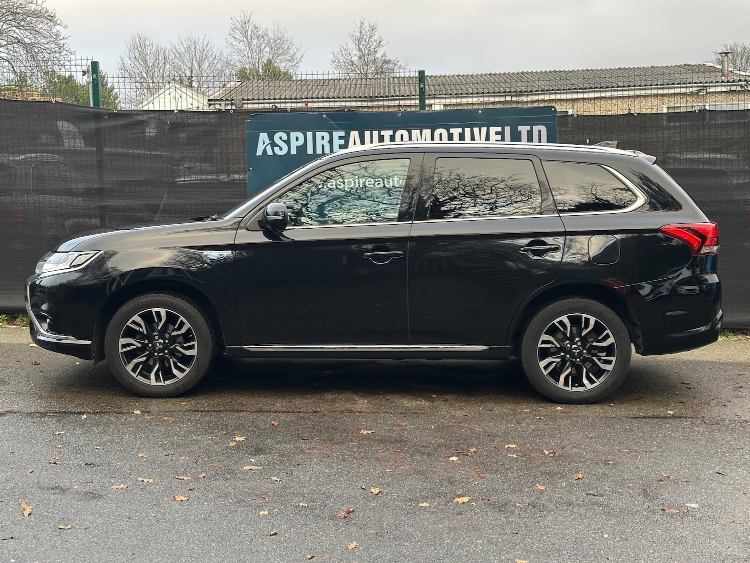 Used Mitsubishi Outlander 2016 for sale - 76952460: Photo 4