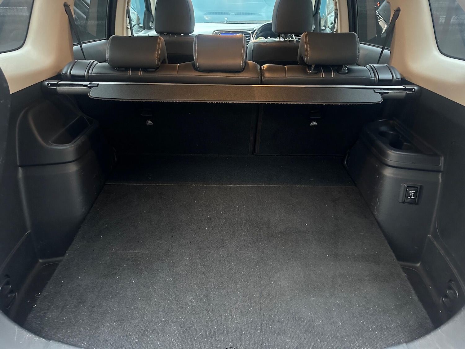 Used Mitsubishi Outlander 2016 for sale - 76952460: Photo 40