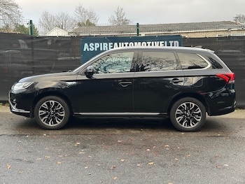 Used Mitsubishi Outlander 2016 for sale - 76952460: Photo