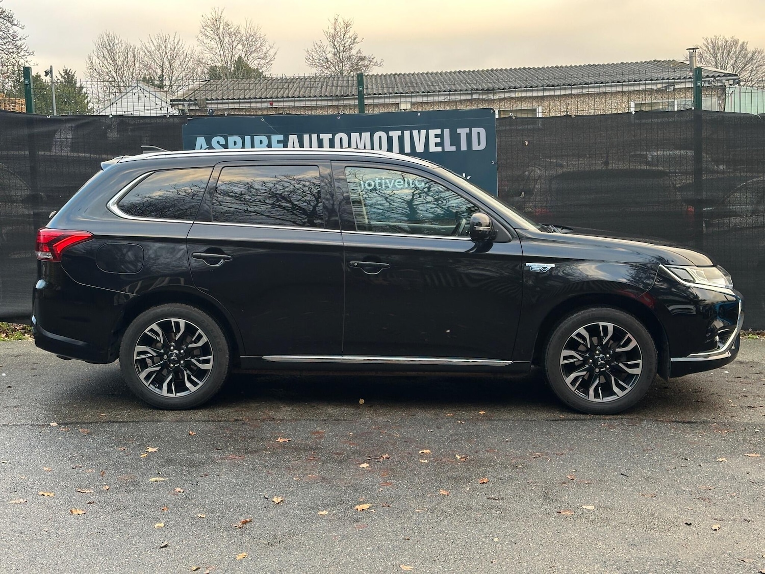 Used Mitsubishi Outlander 2016 for sale - 76952460: Photo 8