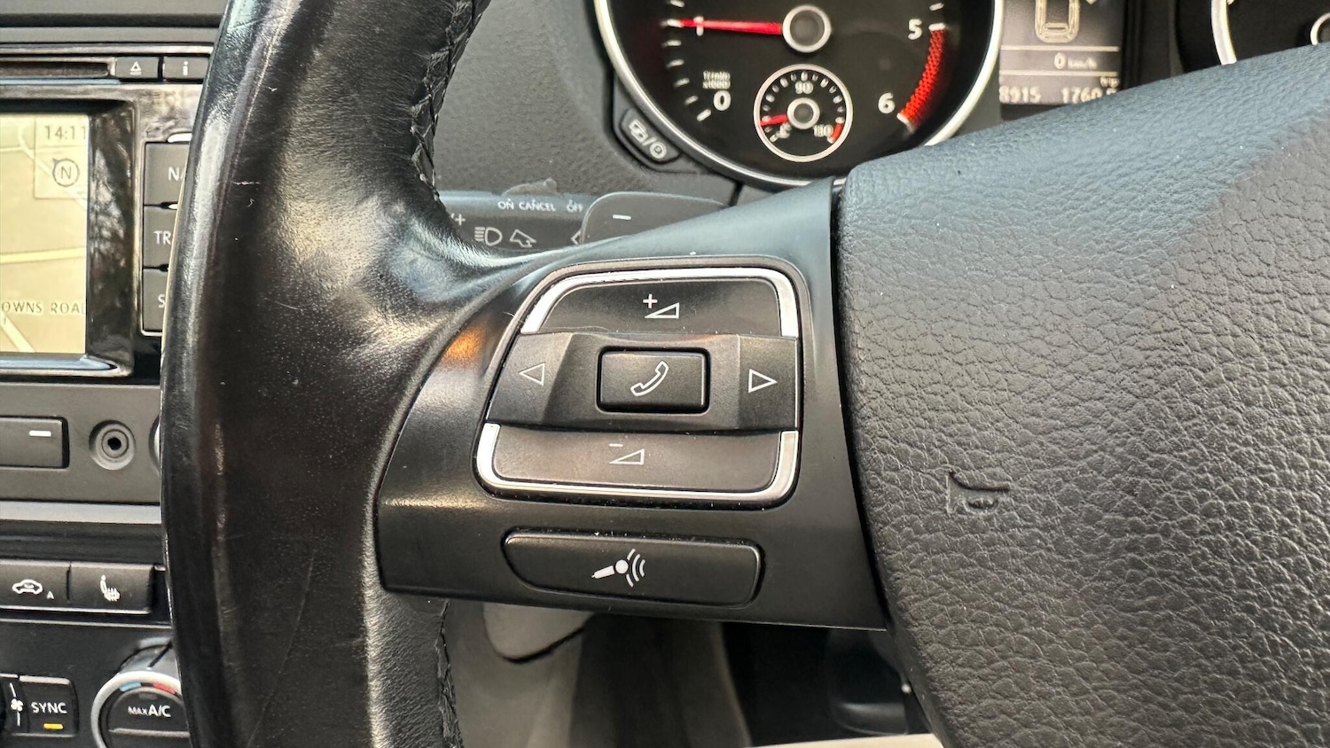 Used Volkswagen Golf 2014 for sale - 77016123: Photo 34