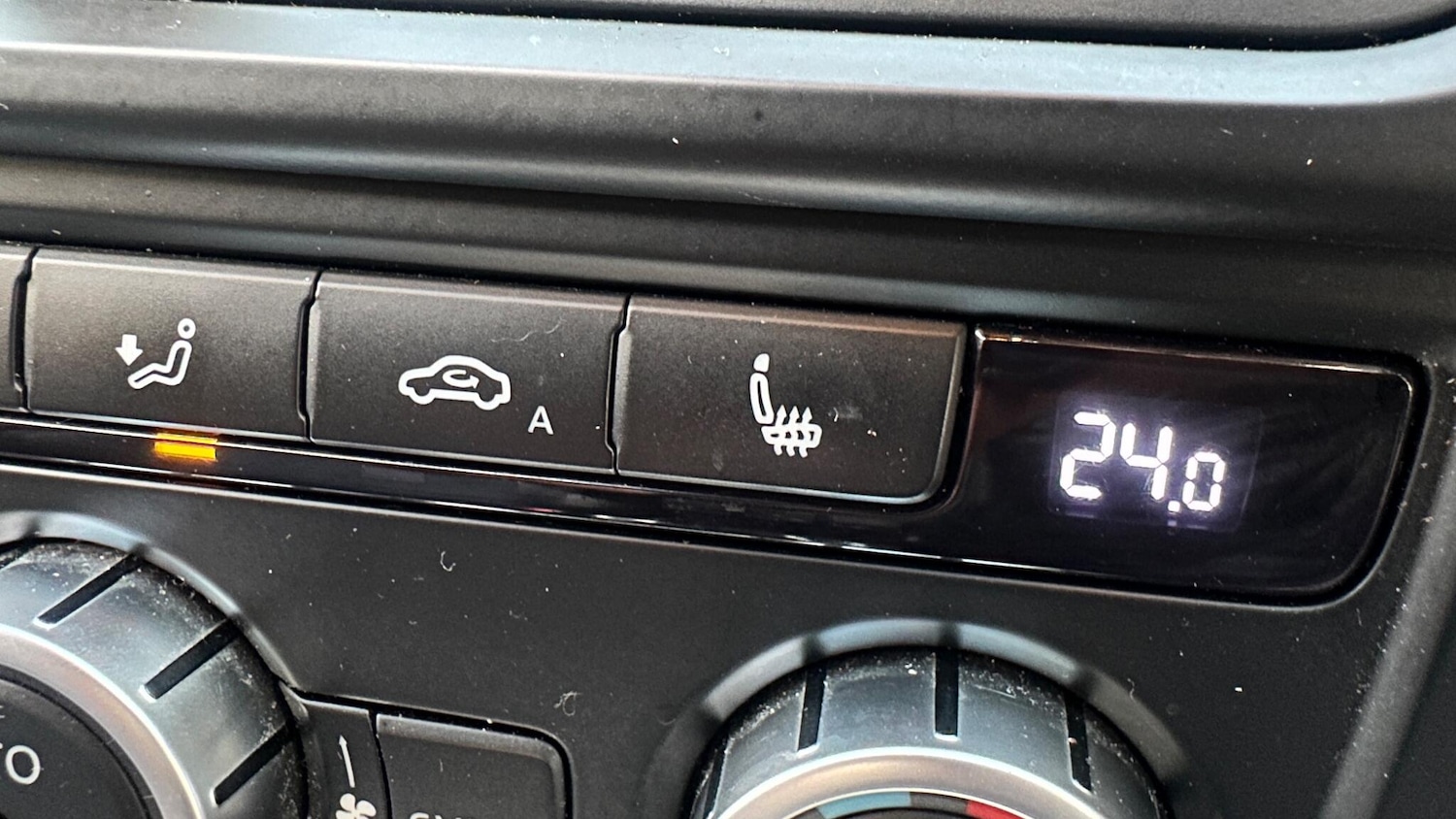 Used Volkswagen Golf 2014 for sale - 77016123: Photo 39