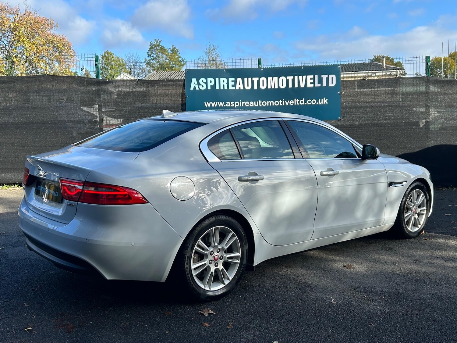 Used Jaguar XE 2015 for sale - 76388490: Photo 11