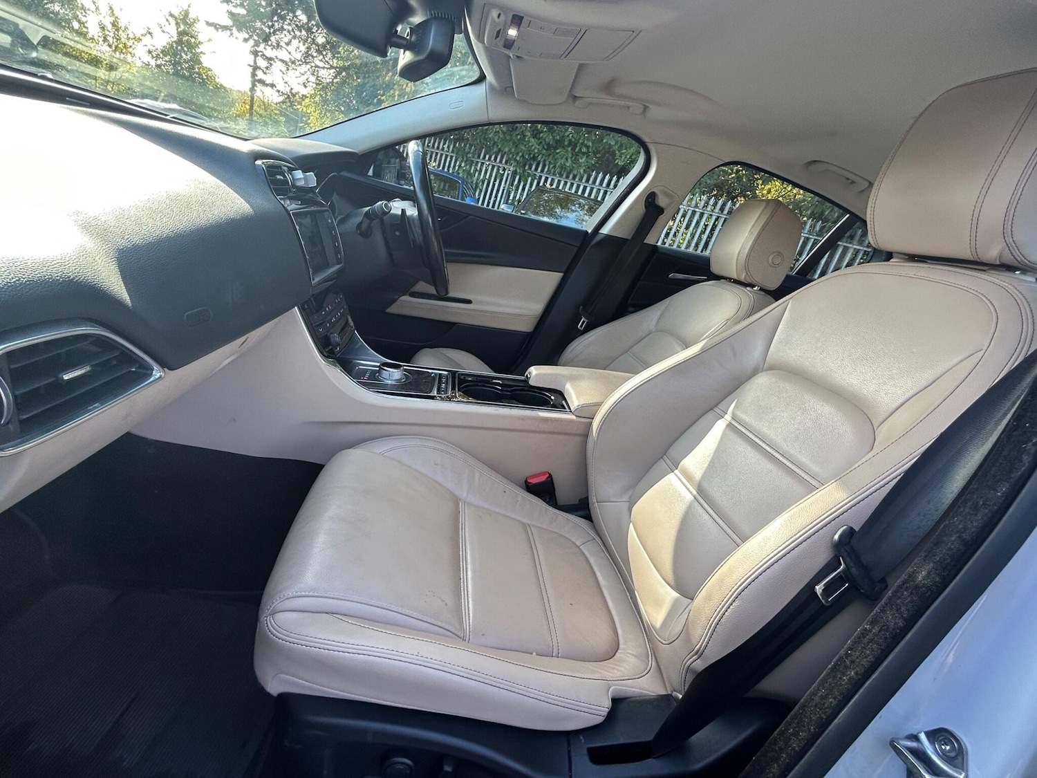 Used Jaguar XE 2015 for sale - 76388490: Photo 13