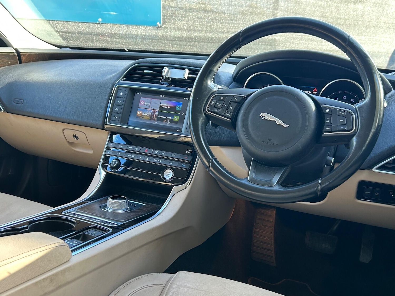 Used Jaguar XE 2015 for sale - 76388490: Photo 15