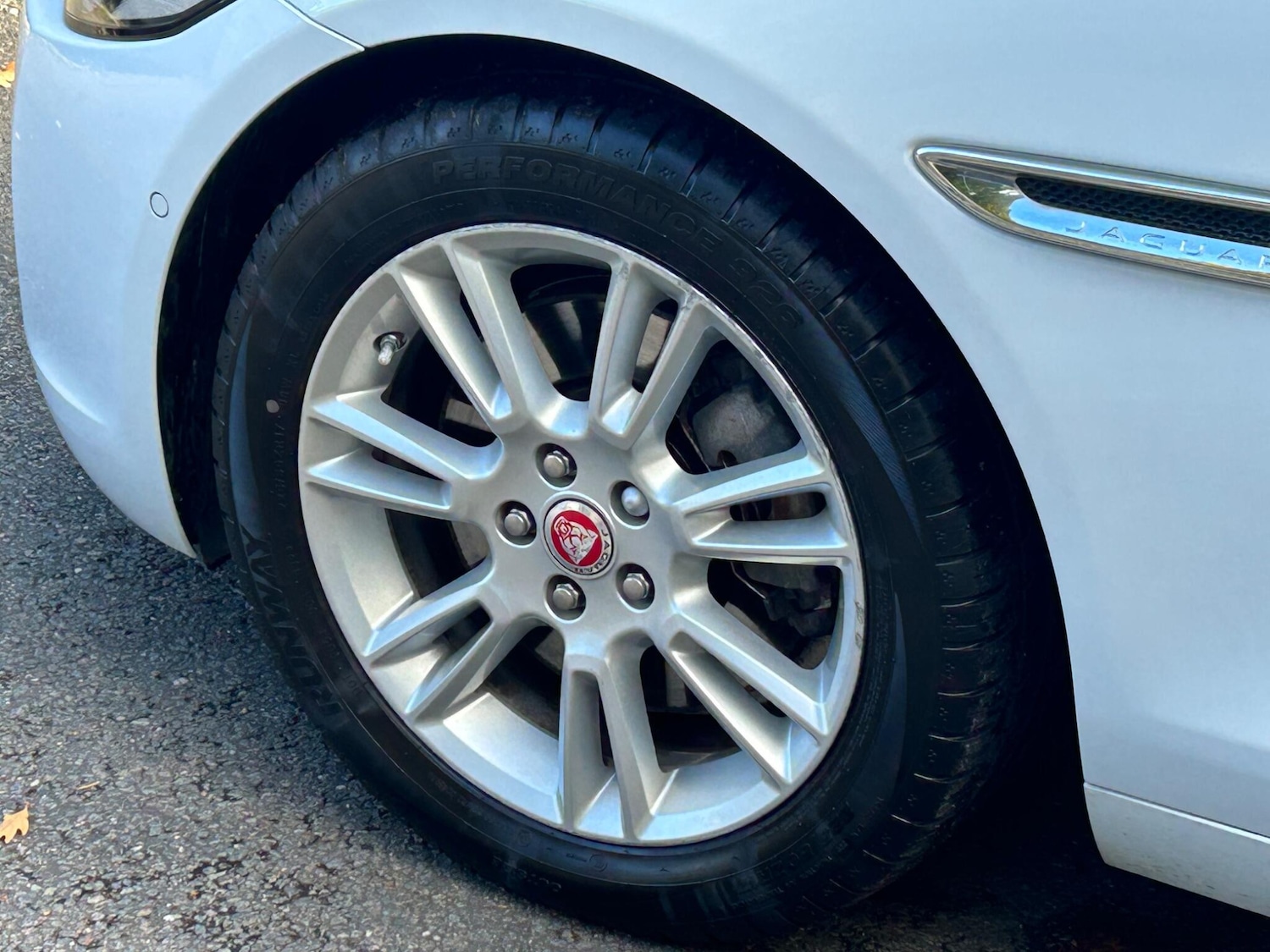 Used Jaguar XE 2015 for sale - 76388490: Photo 21