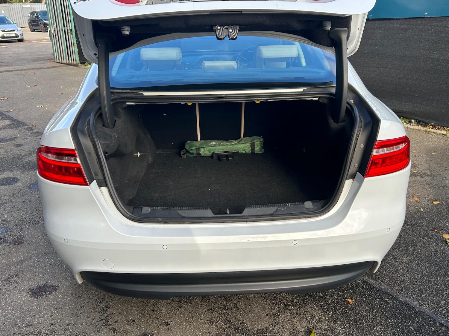 Used Jaguar XE 2015 for sale - 76388490: Photo 22