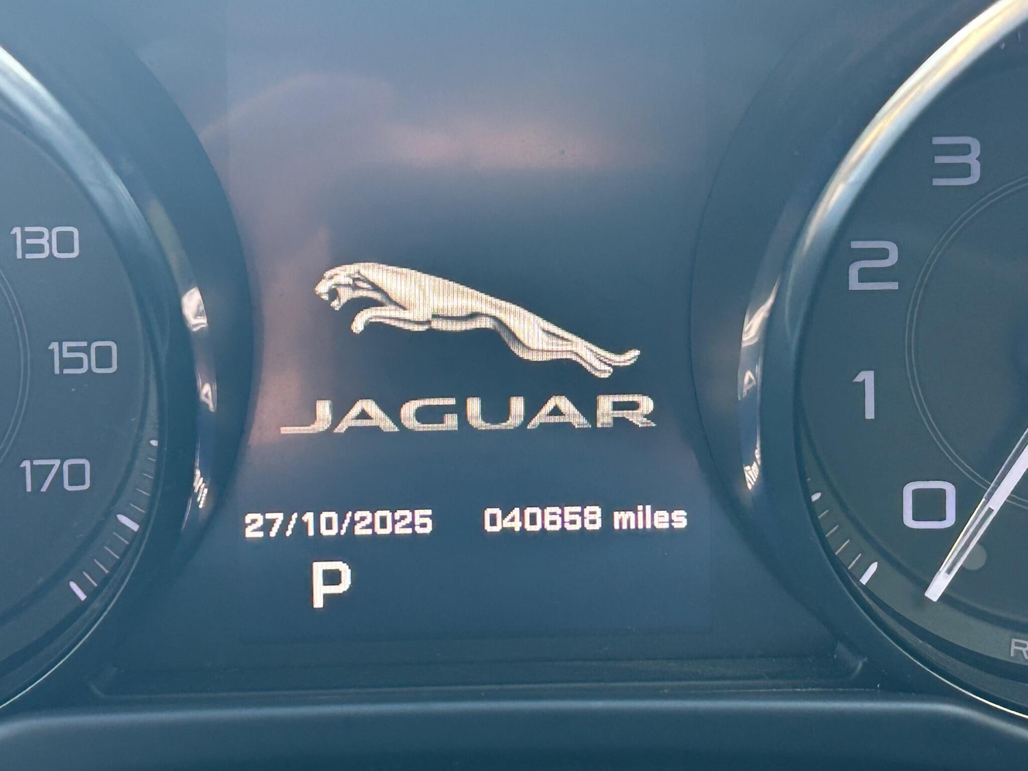 Used Jaguar XE 2015 for sale - 76388490: Photo 32