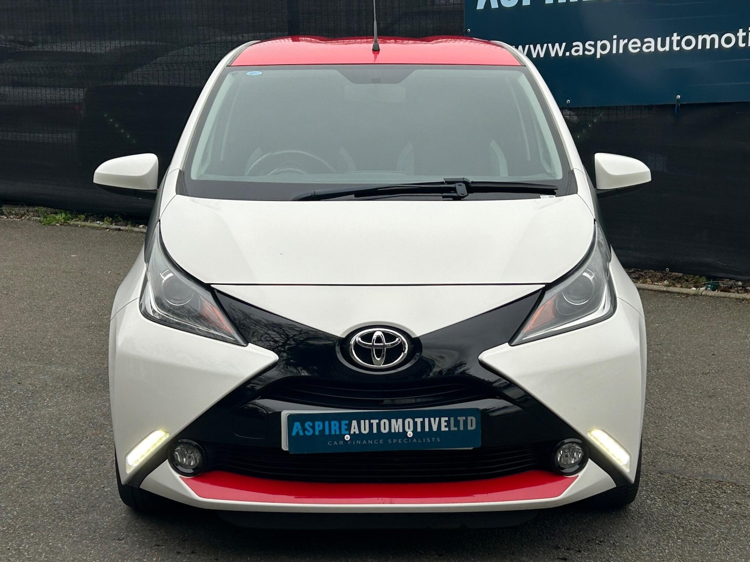 Used Toyota AYGO 2017 for sale - 77598425: Photo 2