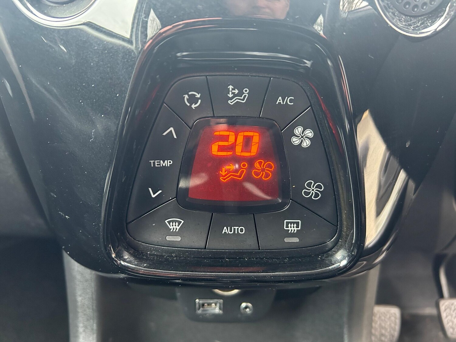 Used Toyota AYGO 2017 for sale - 77598425: Photo 33