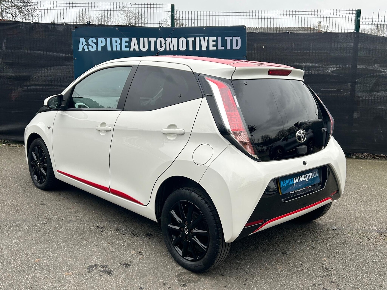 Used Toyota AYGO 2017 for sale - 77598425: Photo 8