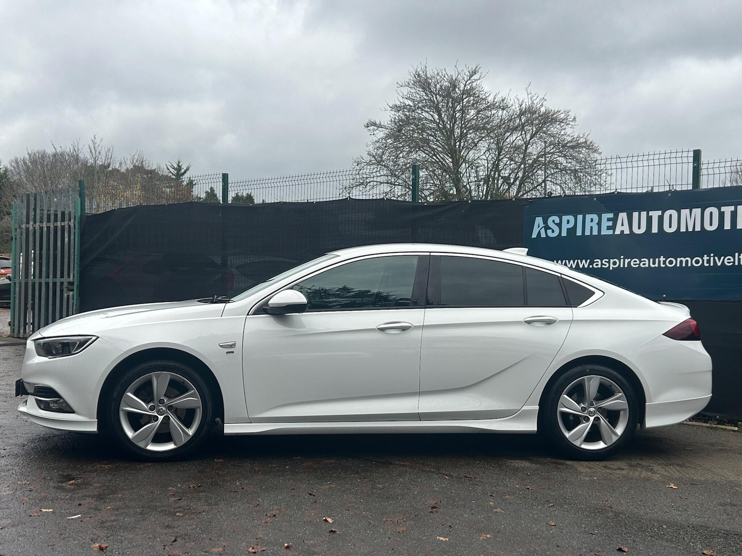 Used Vauxhall Insignia 2017 for sale - 76953590: Photo 4