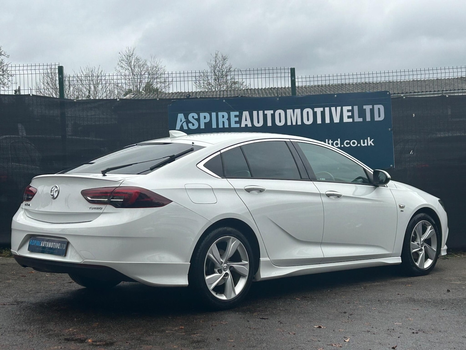 Used Vauxhall Insignia 2017 for sale - 76953590: Photo 8