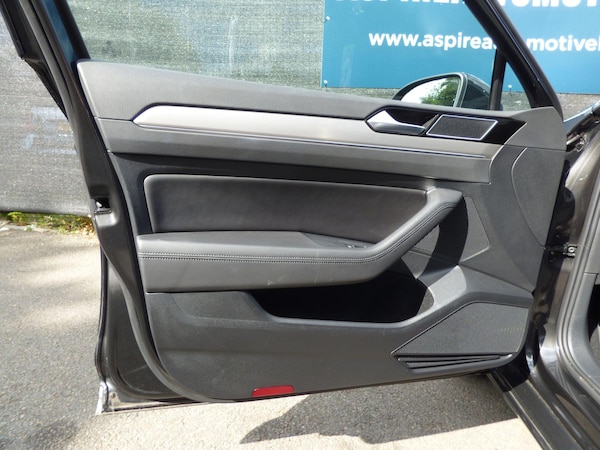 Used Volkswagen Passat 2019 for sale - 75539943: Photo 32