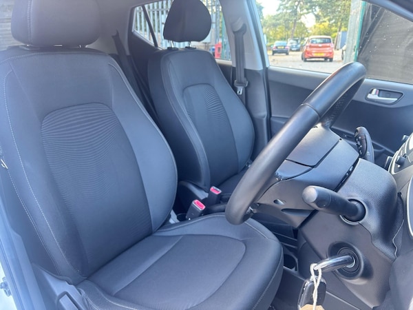 Used Hyundai i10 2017 for sale - 76166456: Photo 14
