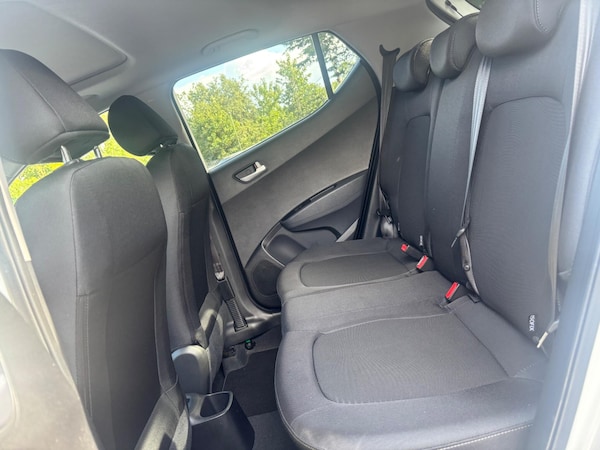 Used Hyundai i10 2017 for sale - 76166456: Photo 25