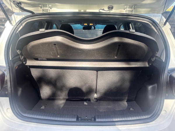 Used Hyundai i10 2017 for sale - 76166456: Photo 29