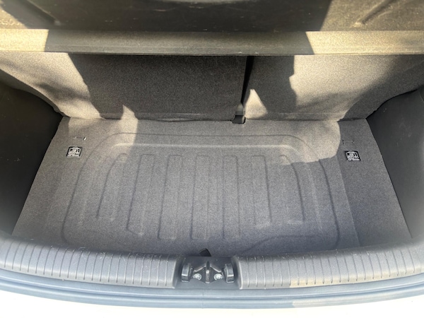 Used Hyundai i10 2017 for sale - 76166456: Photo 30