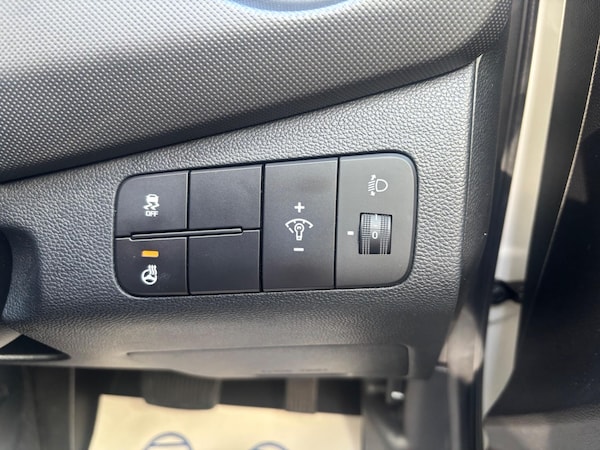 Used Hyundai i10 2017 for sale - 76166456: Photo 38