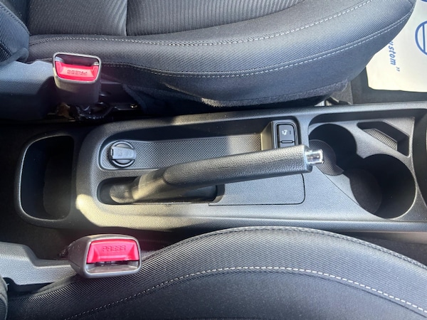 Used Hyundai i10 2017 for sale - 76166456: Photo 41