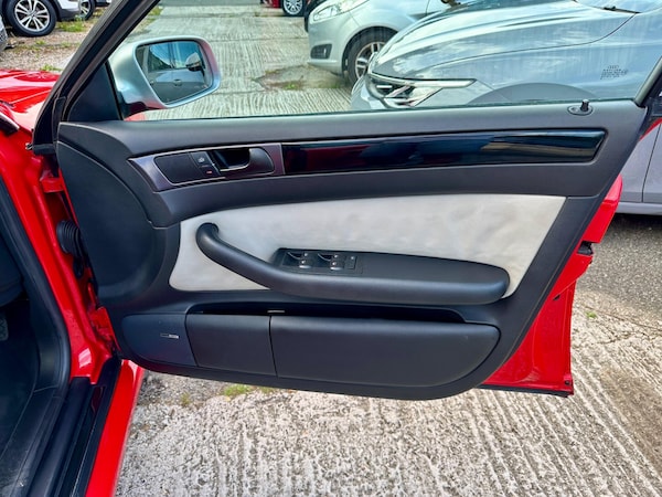 Used Audi RS6 Avant 2004 for sale - 76214715: Photo 37