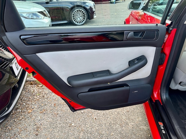 Used Audi RS6 Avant 2004 for sale - 76214715: Photo 38