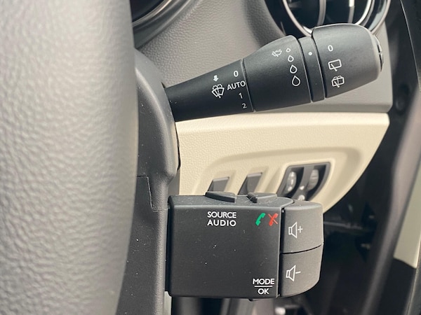 Used Renault Captur 2018 for sale - 76239108: Photo 28