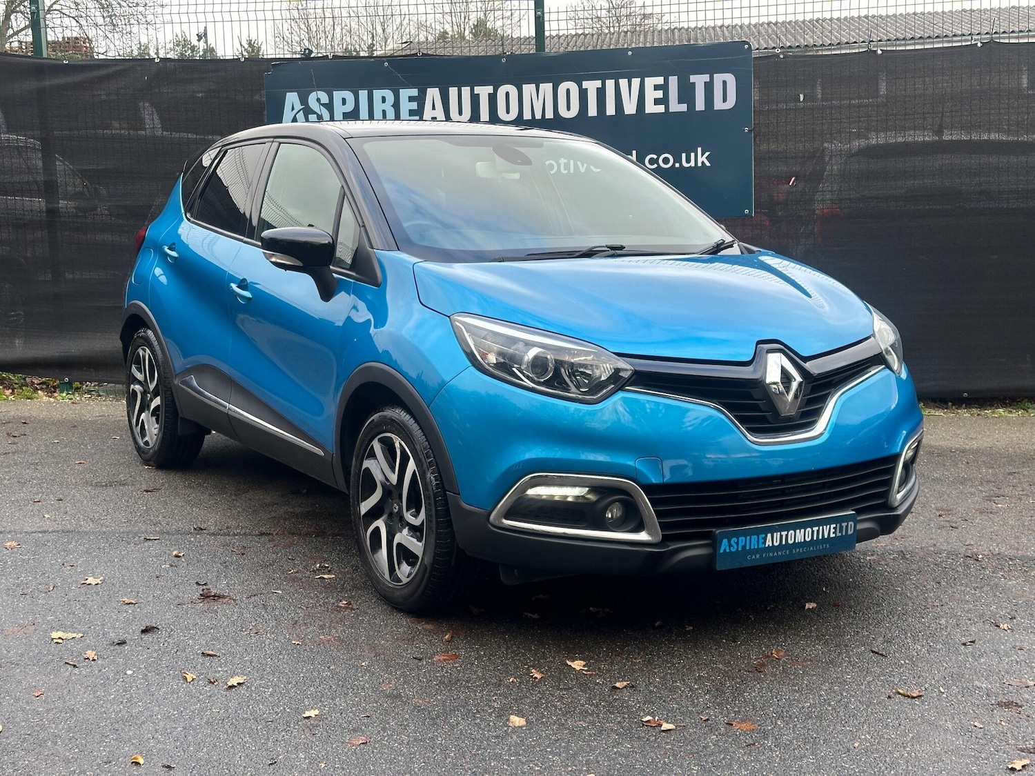 Used Renault Captur 2015 for sale - 76936502: Photo 1